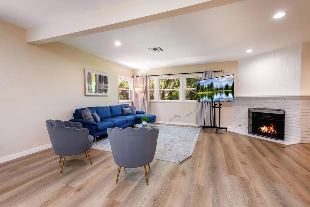 Appartement Luxury 3br House W/ Jacuzzi & Big Backyard! *