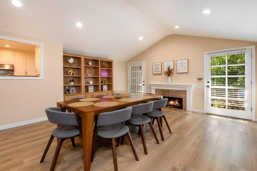 Appartement Luxury 3br House W/ Jacuzzi & Big Backyard! *